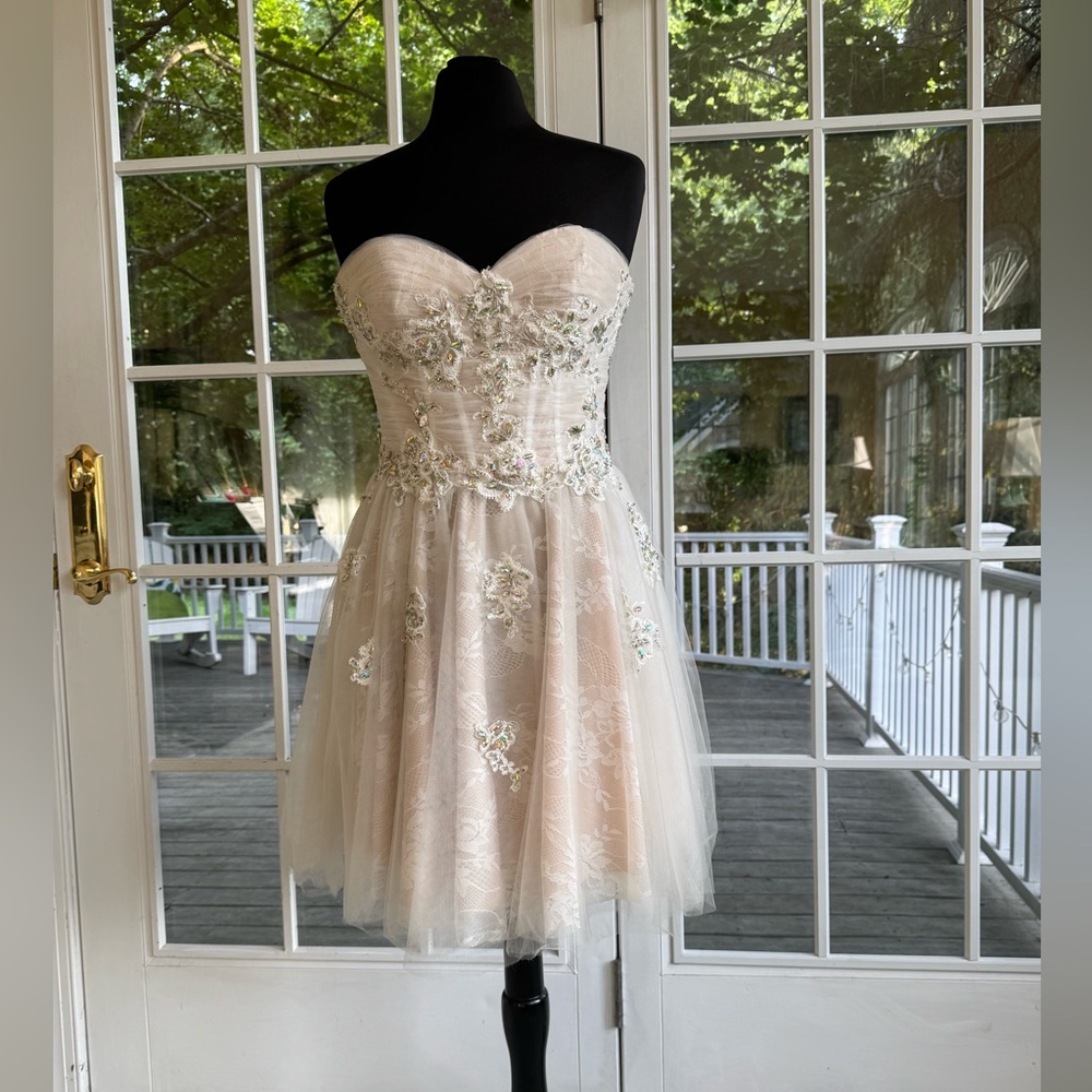 Jovani Nude/White Lace Cocktail Mini Dress with Aurora Borealis Crystals Size 8